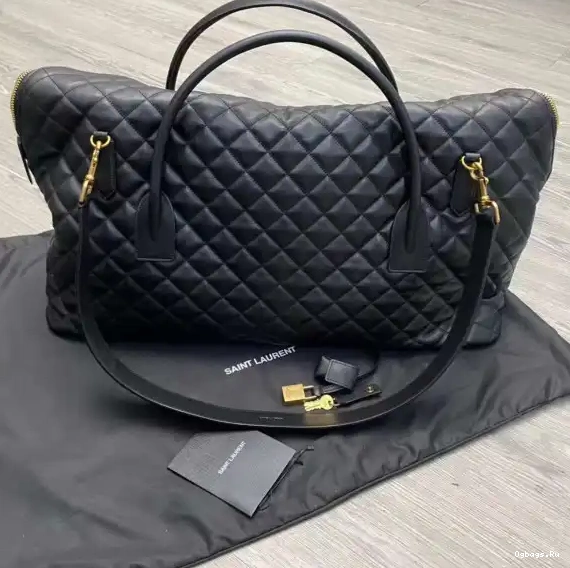 GIANT TRAVEL ES QUILTED LEATHER YSL BAG IN 0610